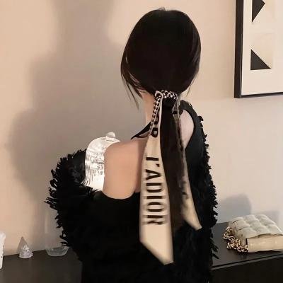 奇怪的她